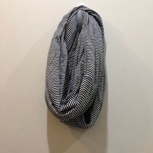 Old Navy Black/White Striped Neck Scarf